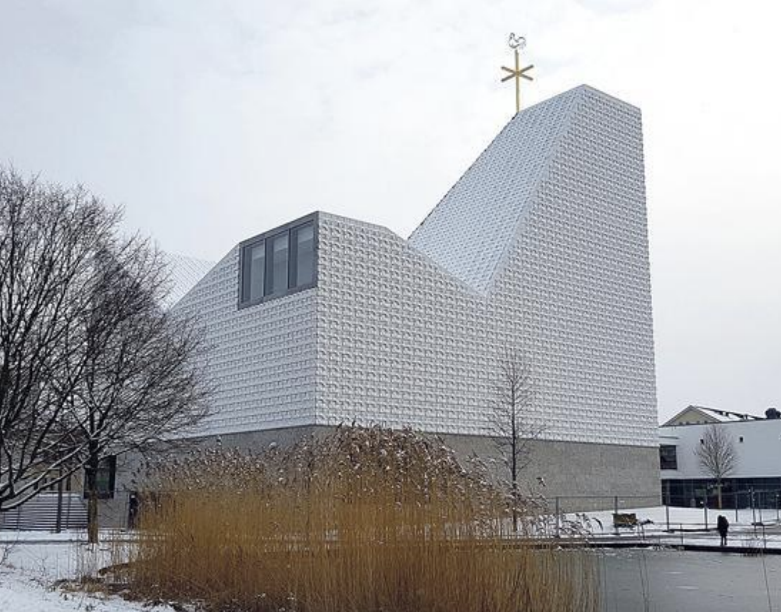 Read more about the article Unterkonstruktion Fassade Kirche Poing