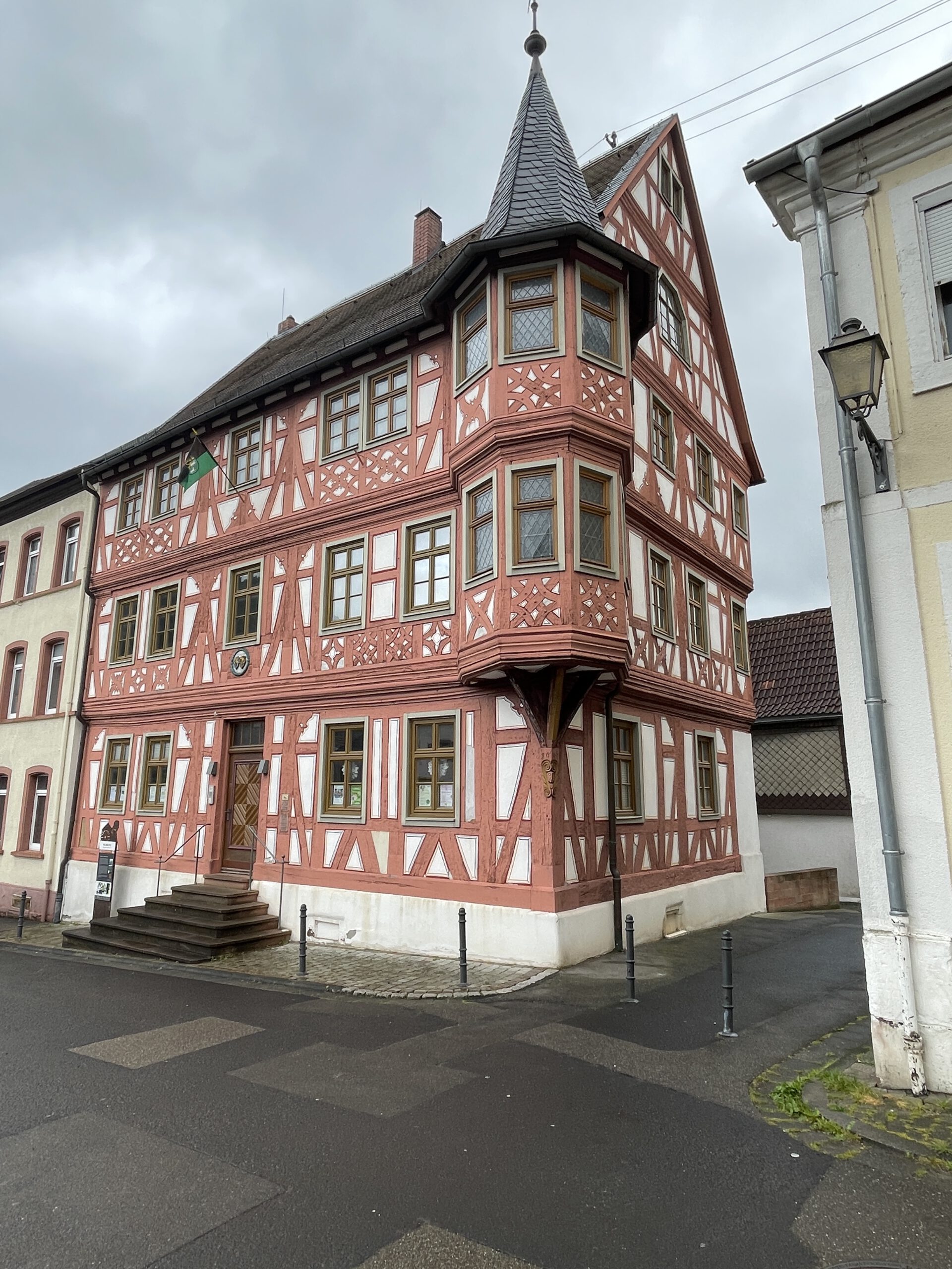 Mehr über den Artikel erfahren Zunfthaus Lambrecht 2025